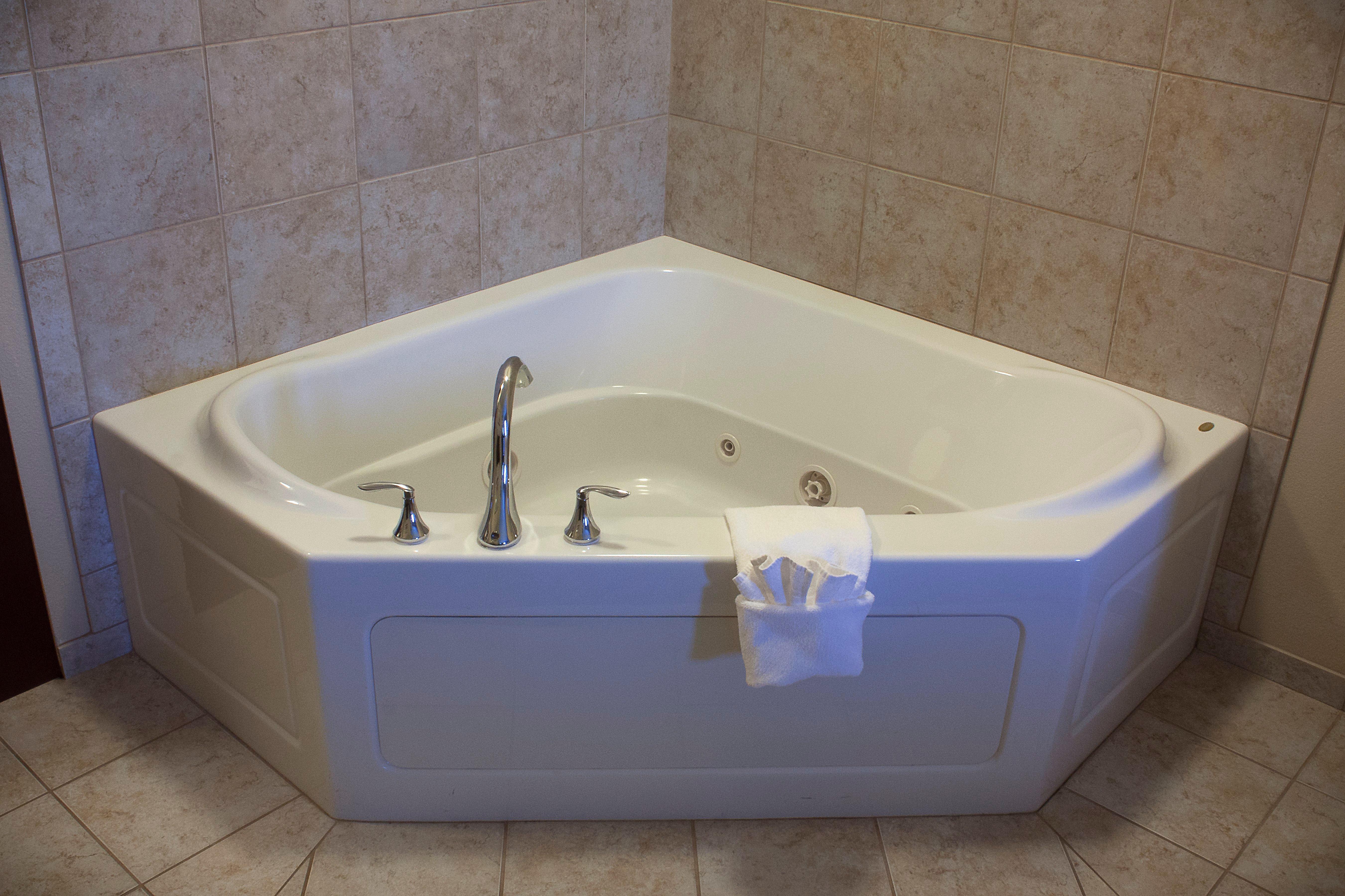 Holiday Inn Express & Suites Youngstown West I 80, An Ihg Hotel Buitenkant foto