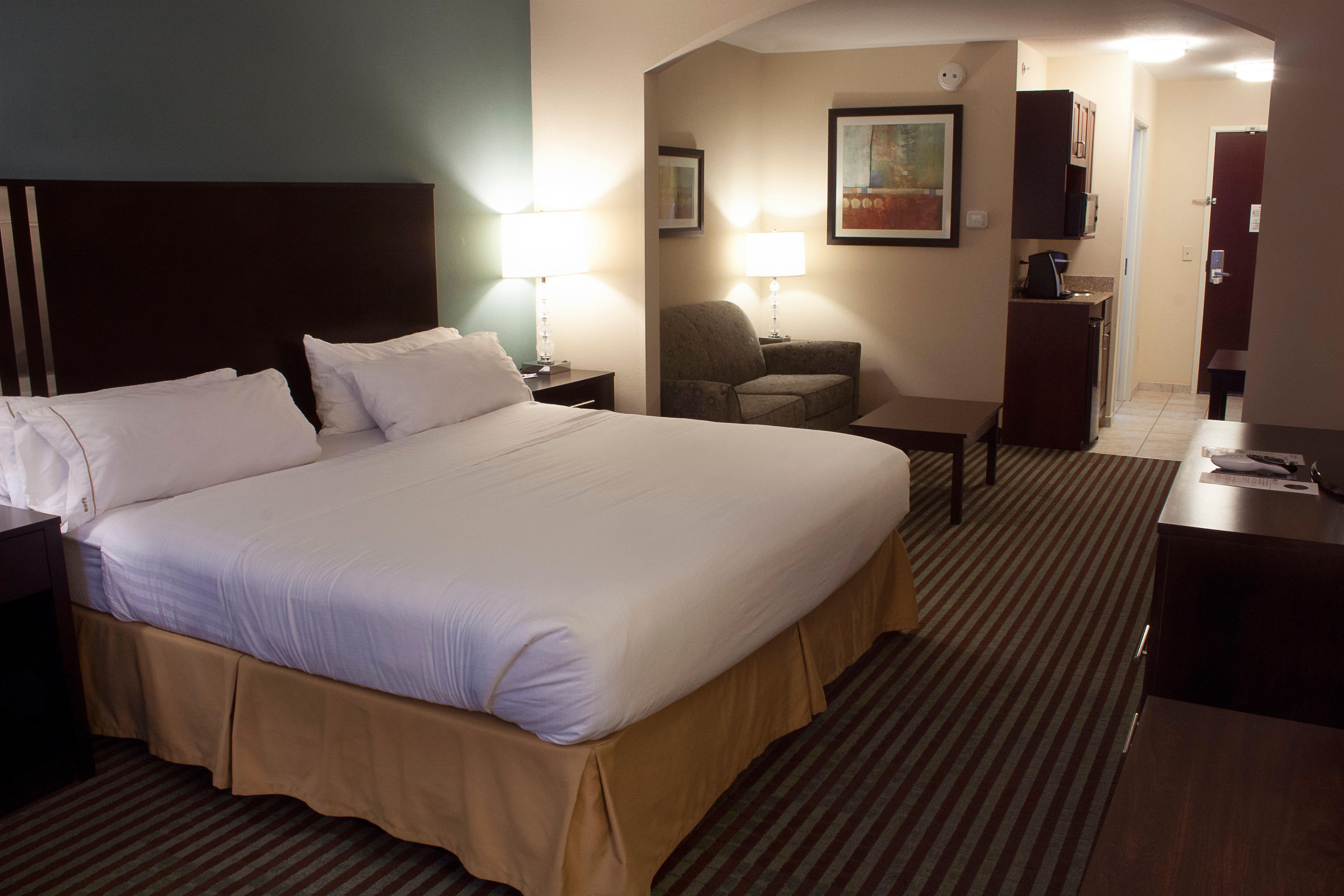 Holiday Inn Express & Suites Youngstown West I 80, An Ihg Hotel Buitenkant foto
