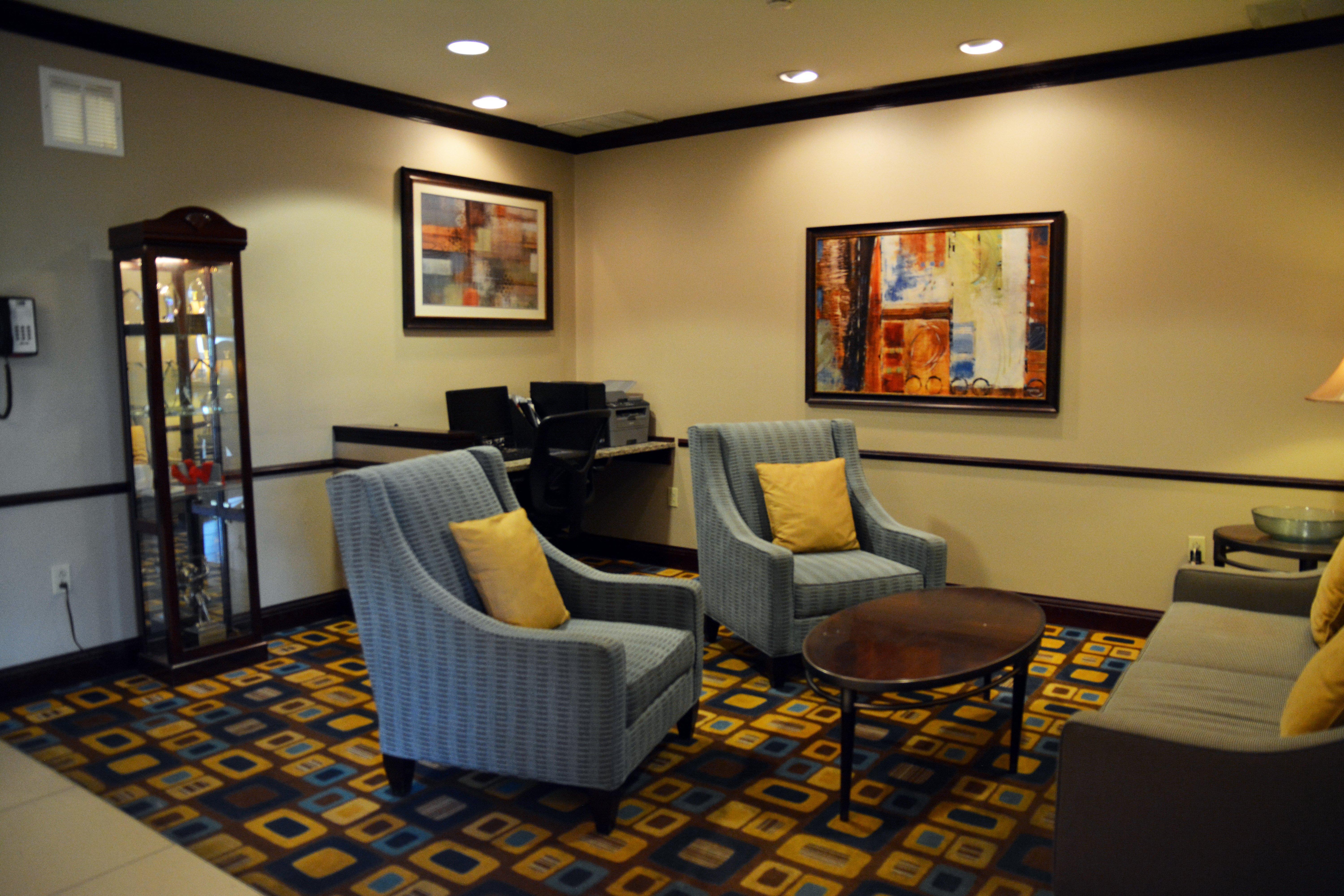 Holiday Inn Express & Suites Youngstown West I 80, An Ihg Hotel Buitenkant foto