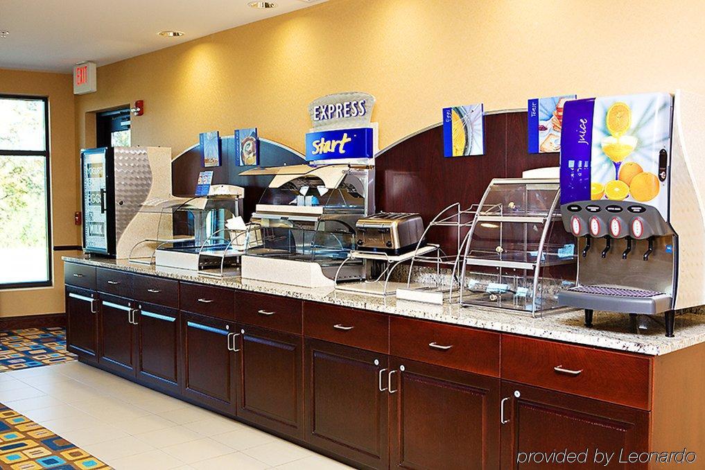 Holiday Inn Express & Suites Youngstown West I 80, An Ihg Hotel Restaurant foto