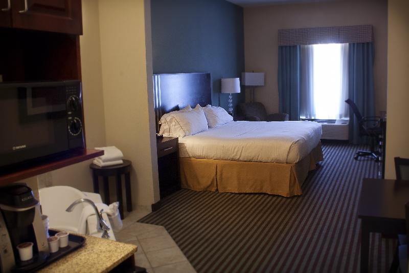 Holiday Inn Express & Suites Youngstown West I 80, An Ihg Hotel Buitenkant foto